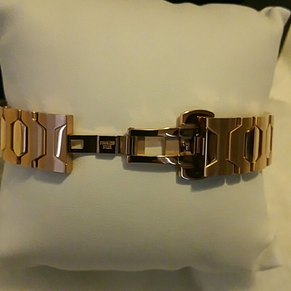 Movado Bold Watch - Picture 6 of 7